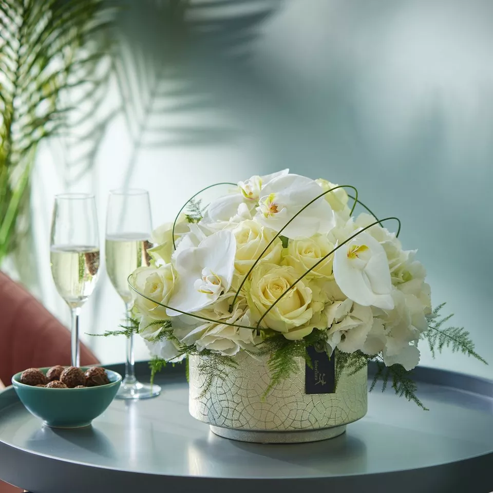 Arrangement made with the finest flowers Neutrals €125 FB23 - Image 3