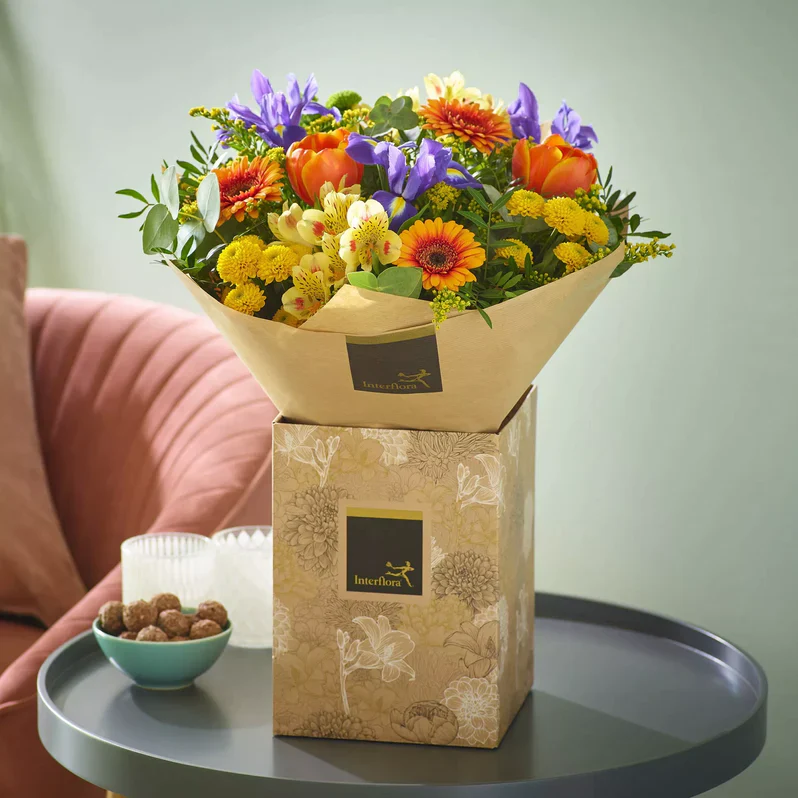 Classic Spring Bouquet - Image 3