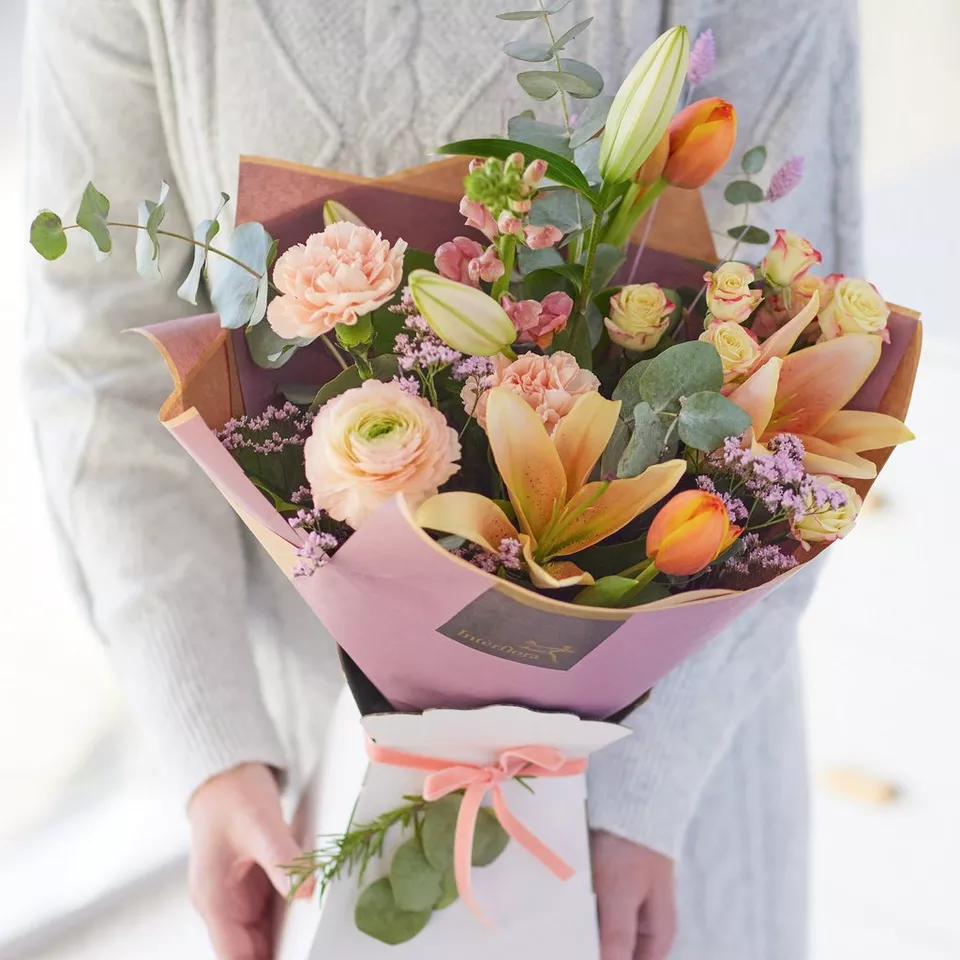 Classic Spring Bouquet - Image 4