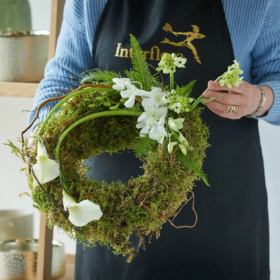 Eco-friendly White Calla Wreath - Image 4