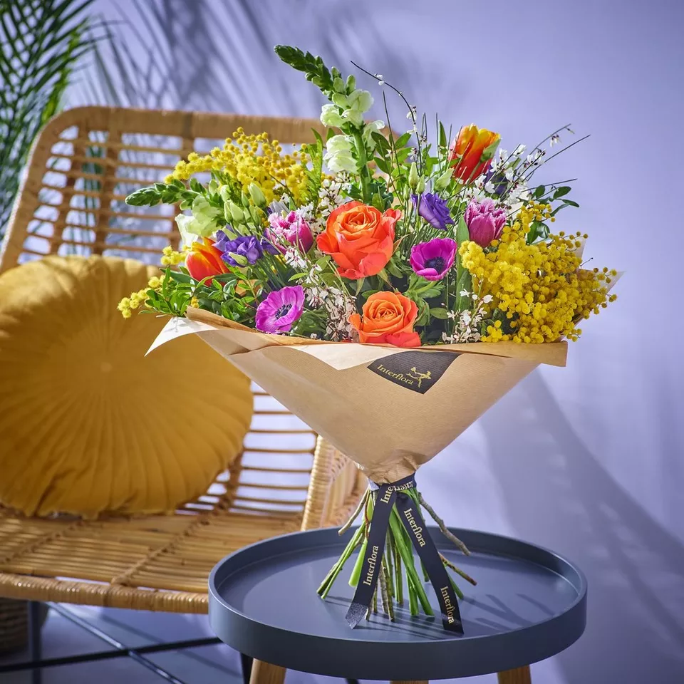 Extra Lovely Classic Spring Bouquet - Image 3