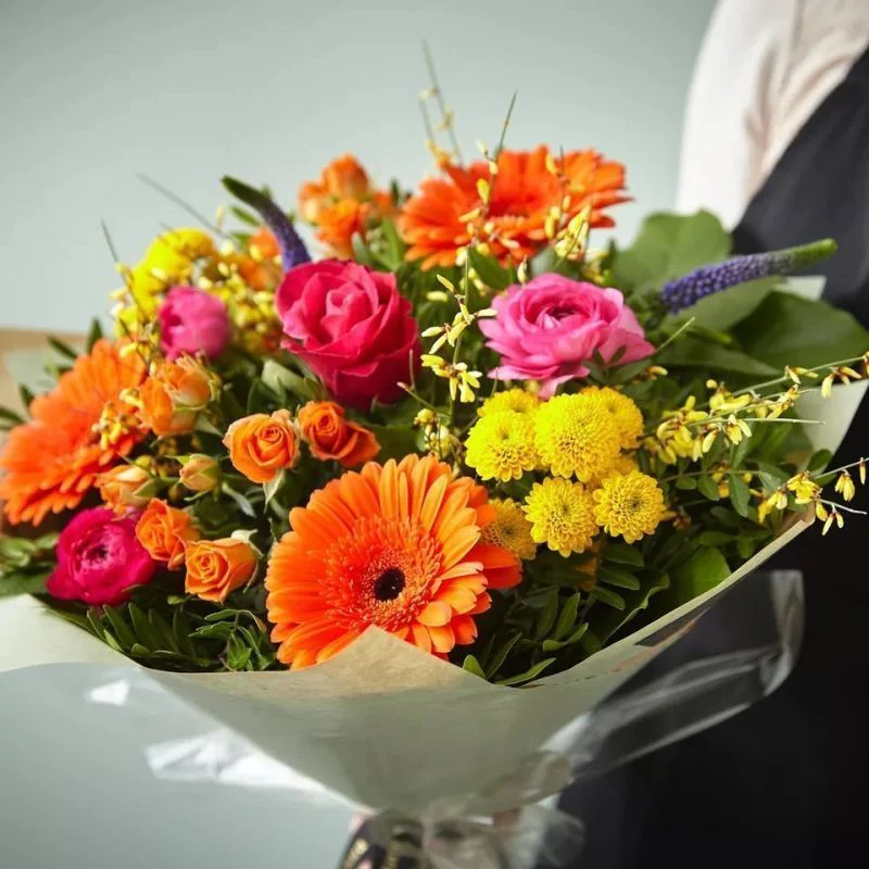 Hand-Tied Bouquet - Image 3