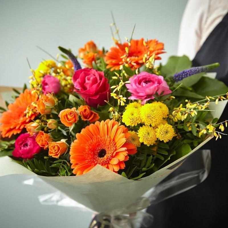 Hand-Tied Bouquet - Image 4