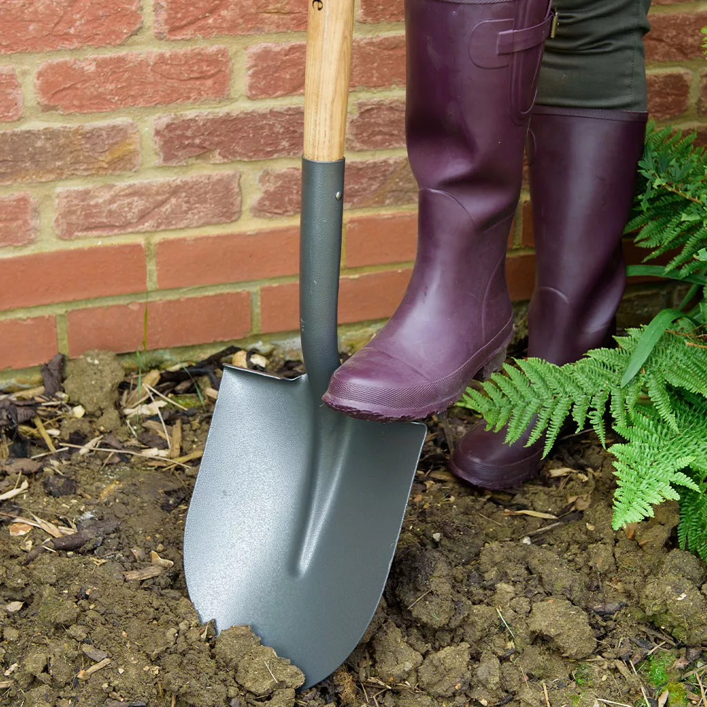 Kent and Stowe Carbon Steel Round Nose Shovel - Image 2