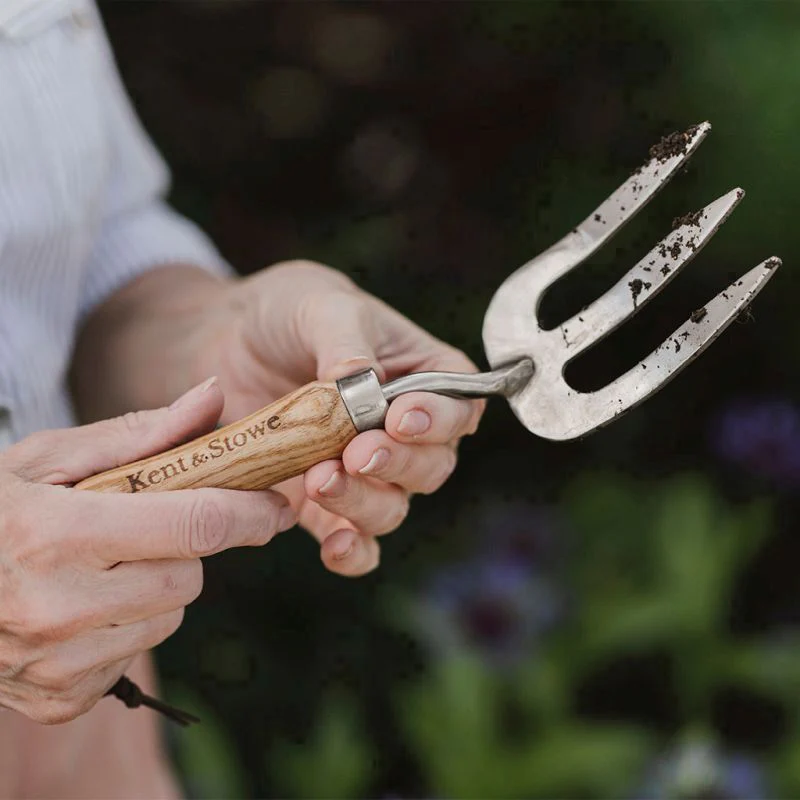 kent and Stowe Garden Life Stainless Steel Hand Fork - Image 3