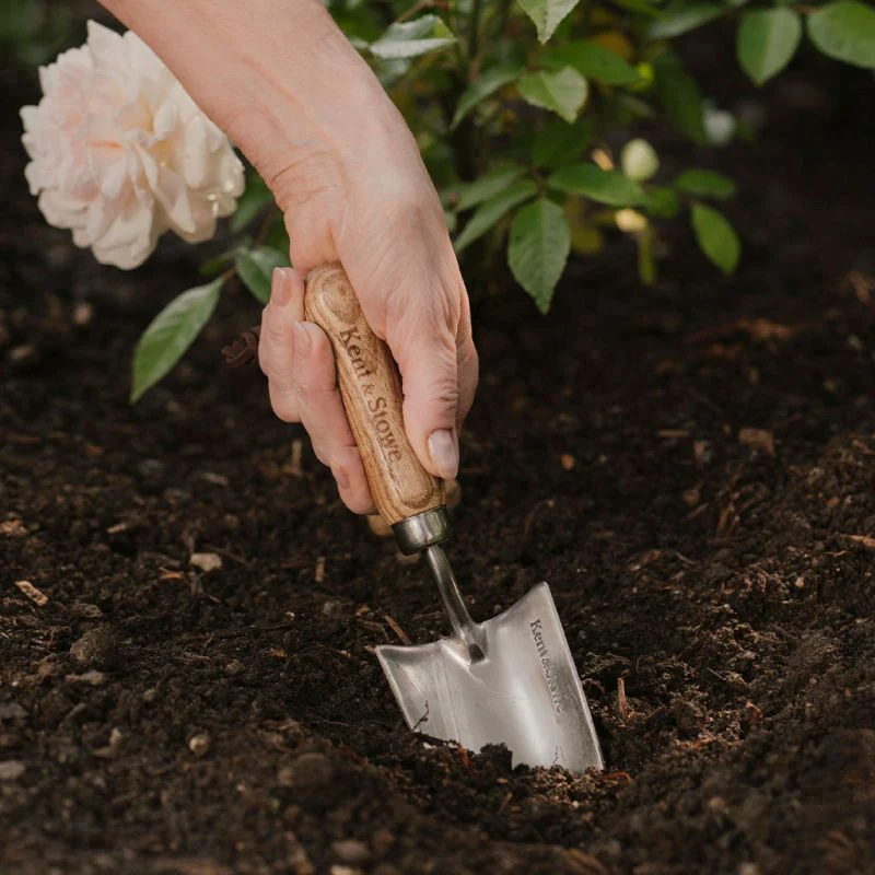 Kent and Stowe Garden Life Stainless Steel Hand Trowel - Image 3