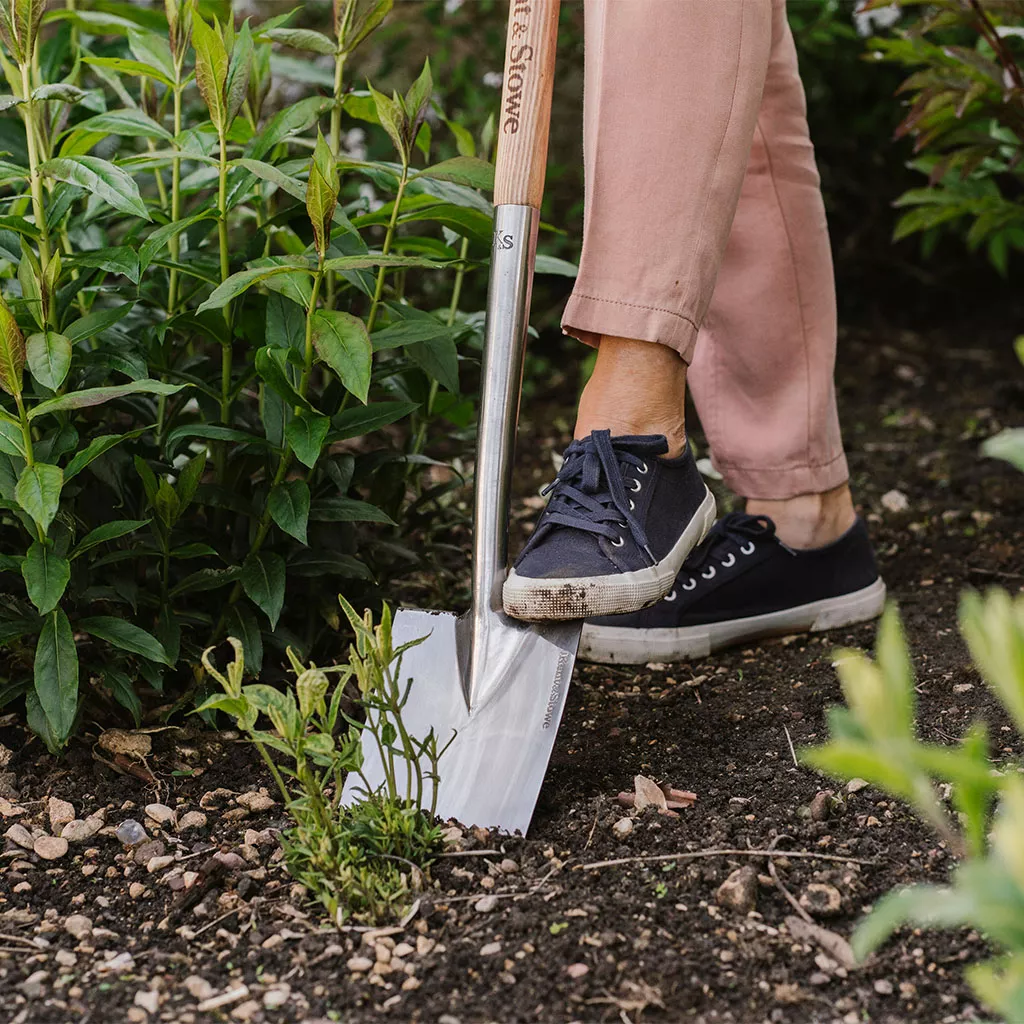 Kent and Stowe Stainless Steel Garden Life Digging Spade - Image 3