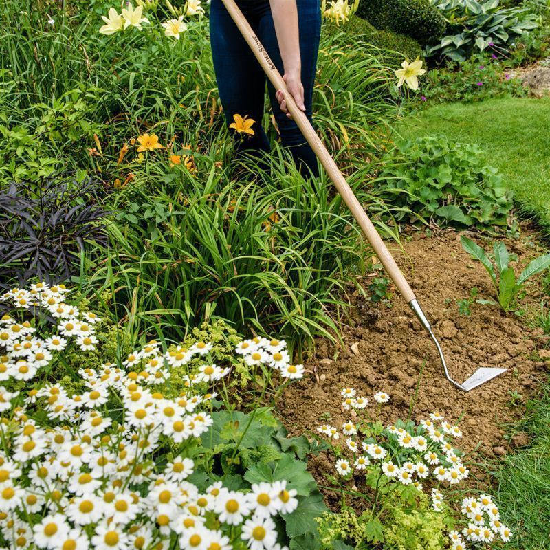 Kent and Stowe Stainless Steel Long 3 Edge Hoe - Image 2