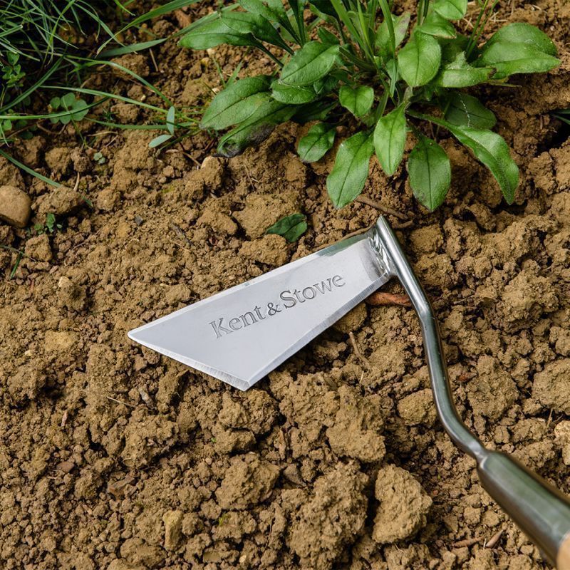 Kent and Stowe Stainless Steel Long 3 Edge Hoe - Image 3