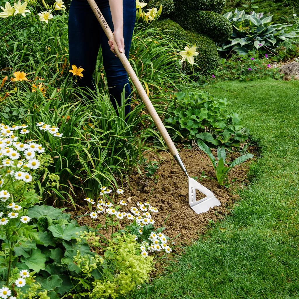 Kent & Stowe Stainless Steel Long Handled Dutch hoe - Image 2