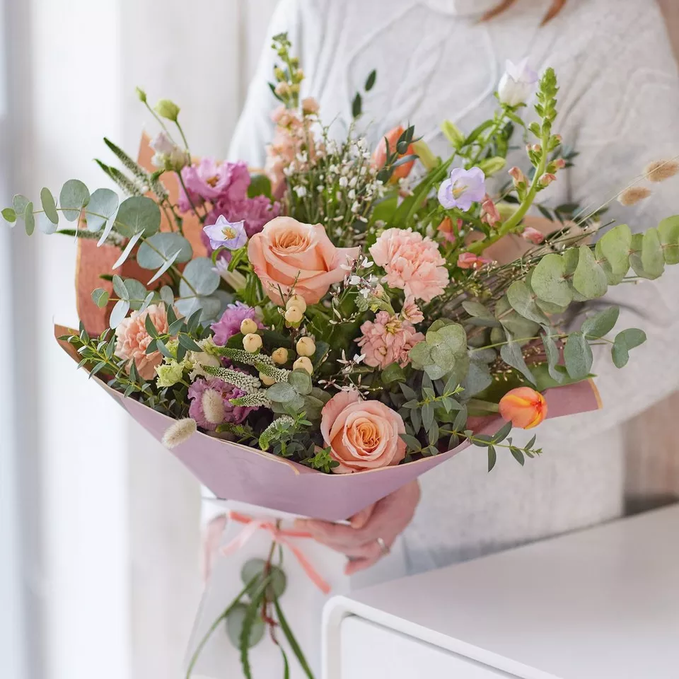Luxury Classic Spring Bouquet - Image 4