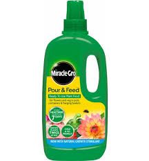 Miracle-Gro Pour and Feed Plant Food  1 Litre