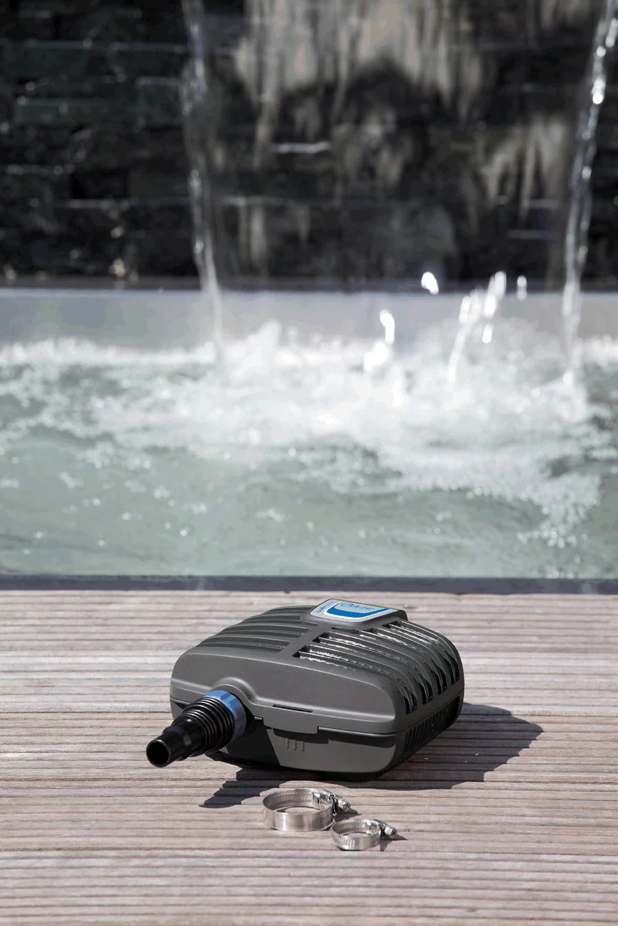 Oase Aquamax Eco Classic 8500 Filter & Watercourse Pump - Image 2