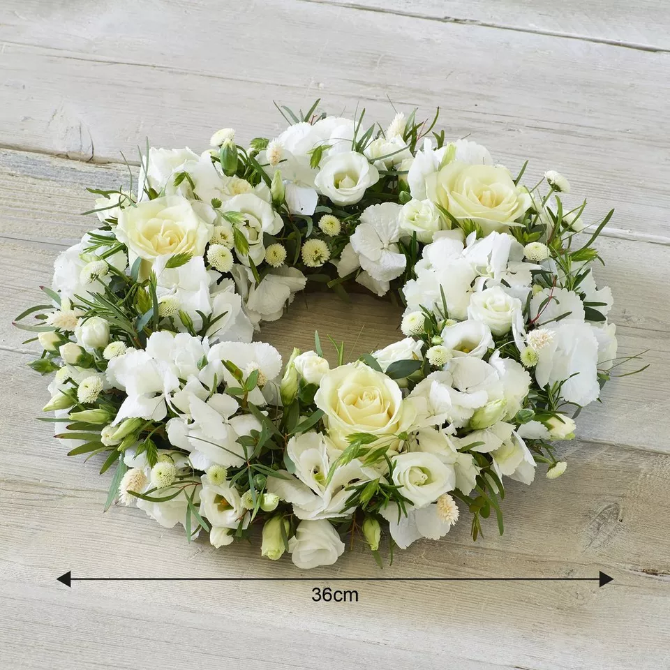 Opulent White Wreath - Image 2