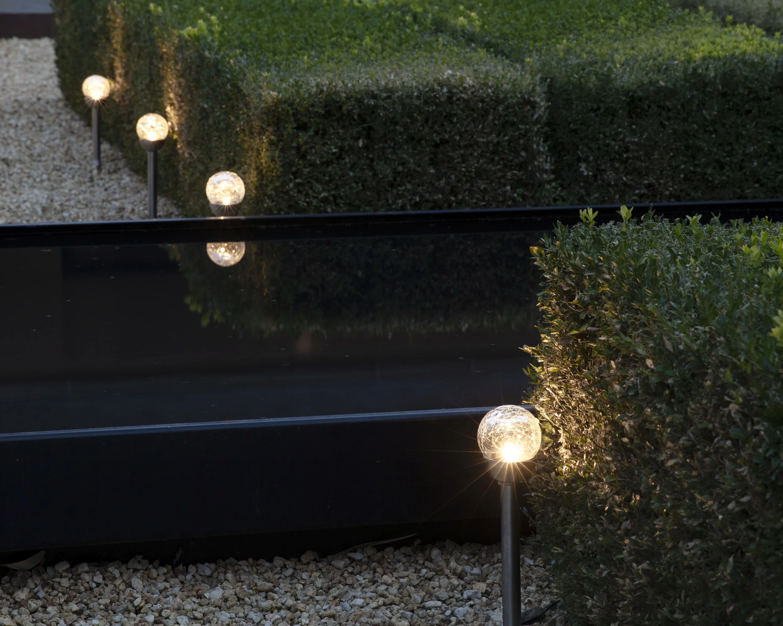 Solar stake light - Image 3