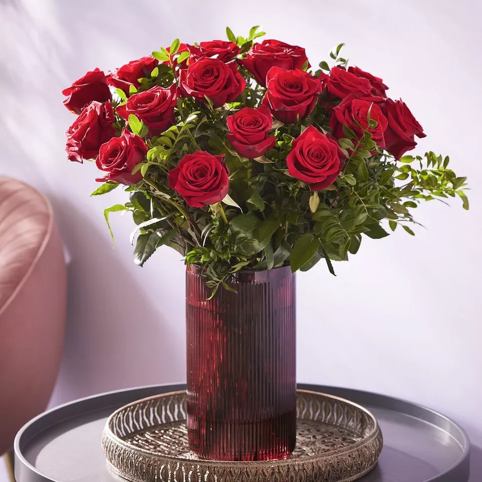 Sumptuous Large-headed 18 Red Rose Bouquet - Image 2