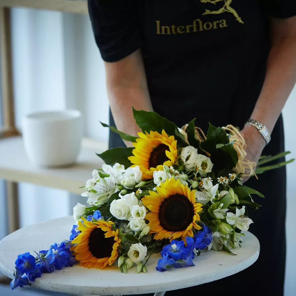 Sunflower Medley Sheaf - Image 3
