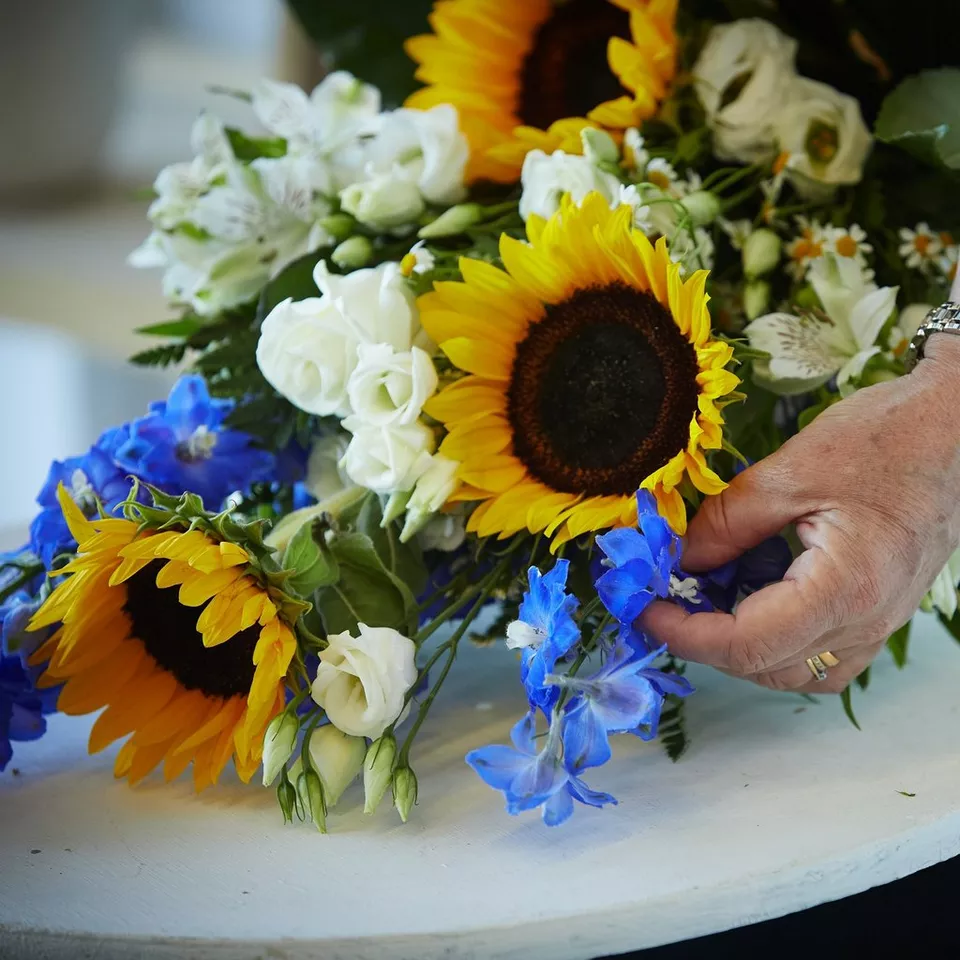 Sunflower Medley Sheaf - Image 4