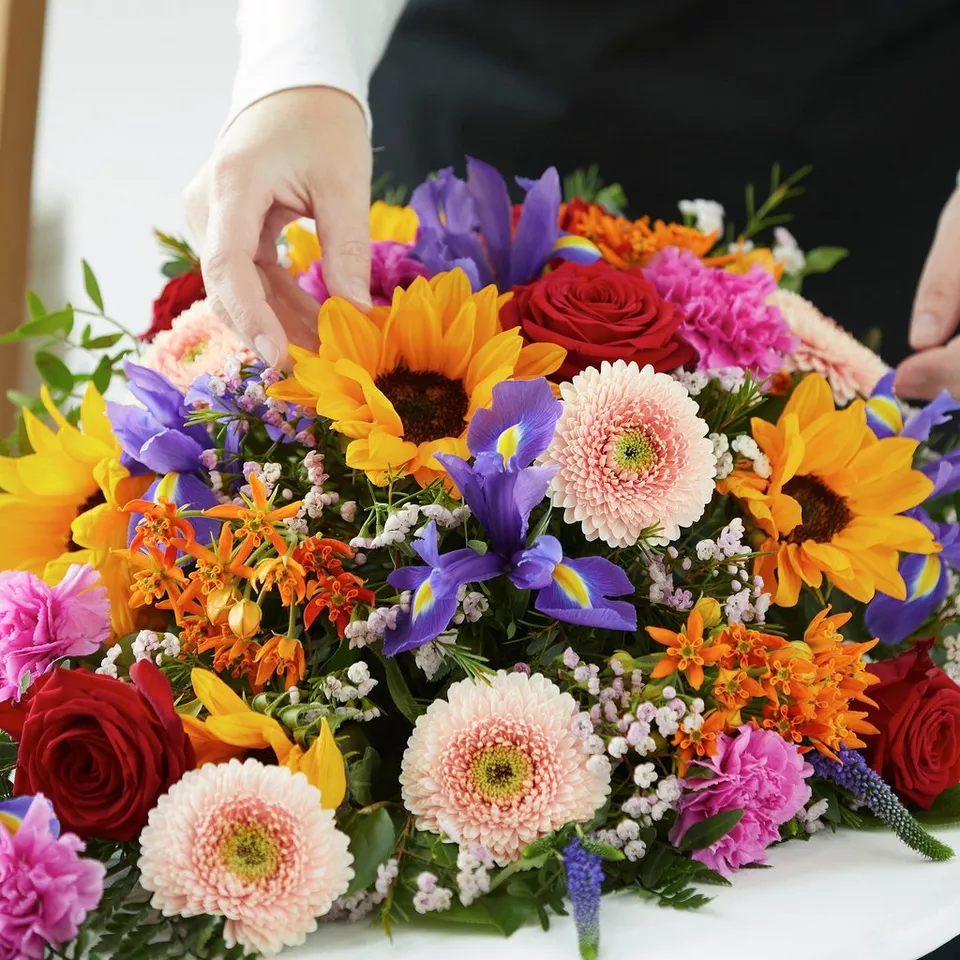 Vibrant Medley Spray - Image 3