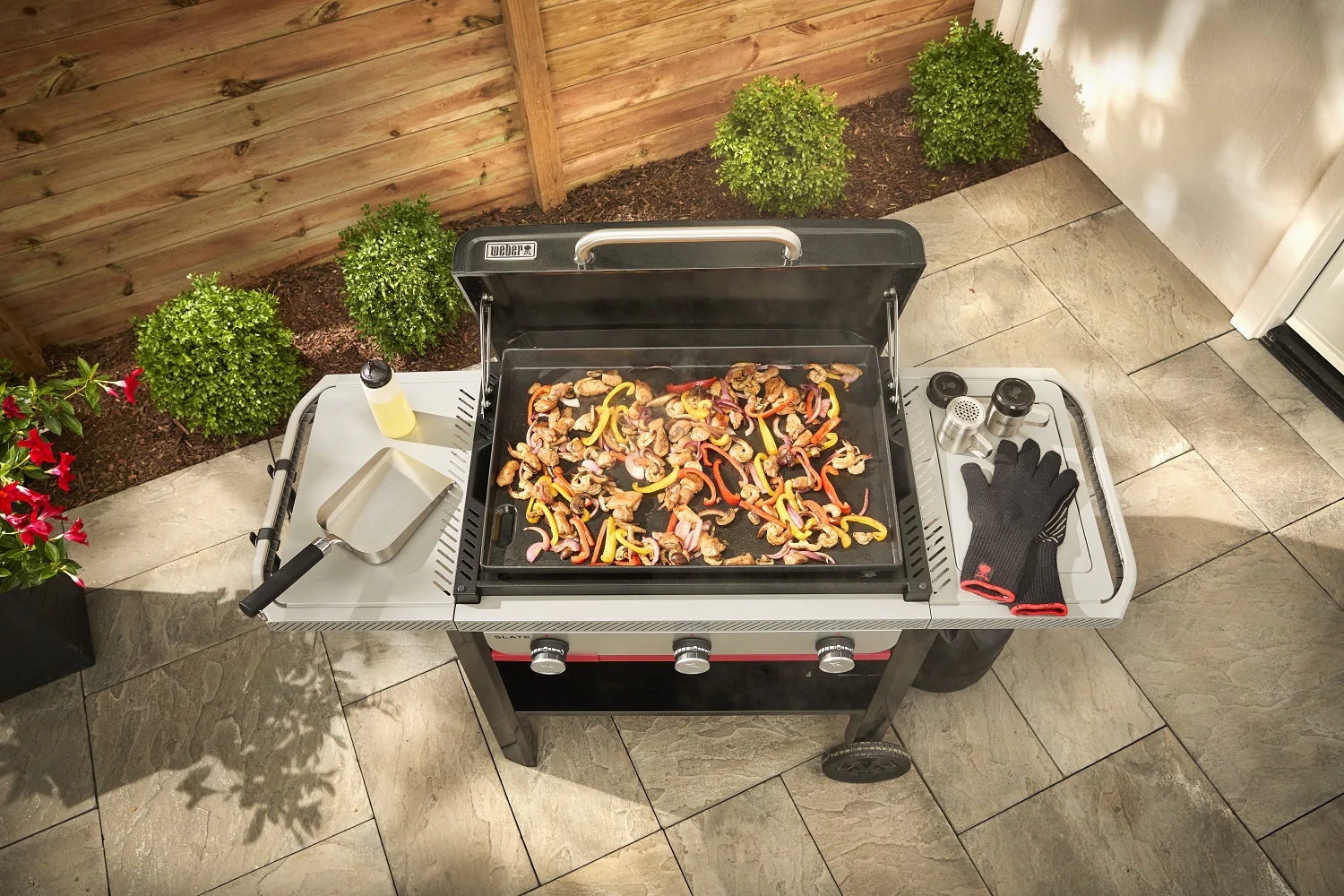 Weber Slate 71cm Premium Griddle BBQ - Black - Image 5